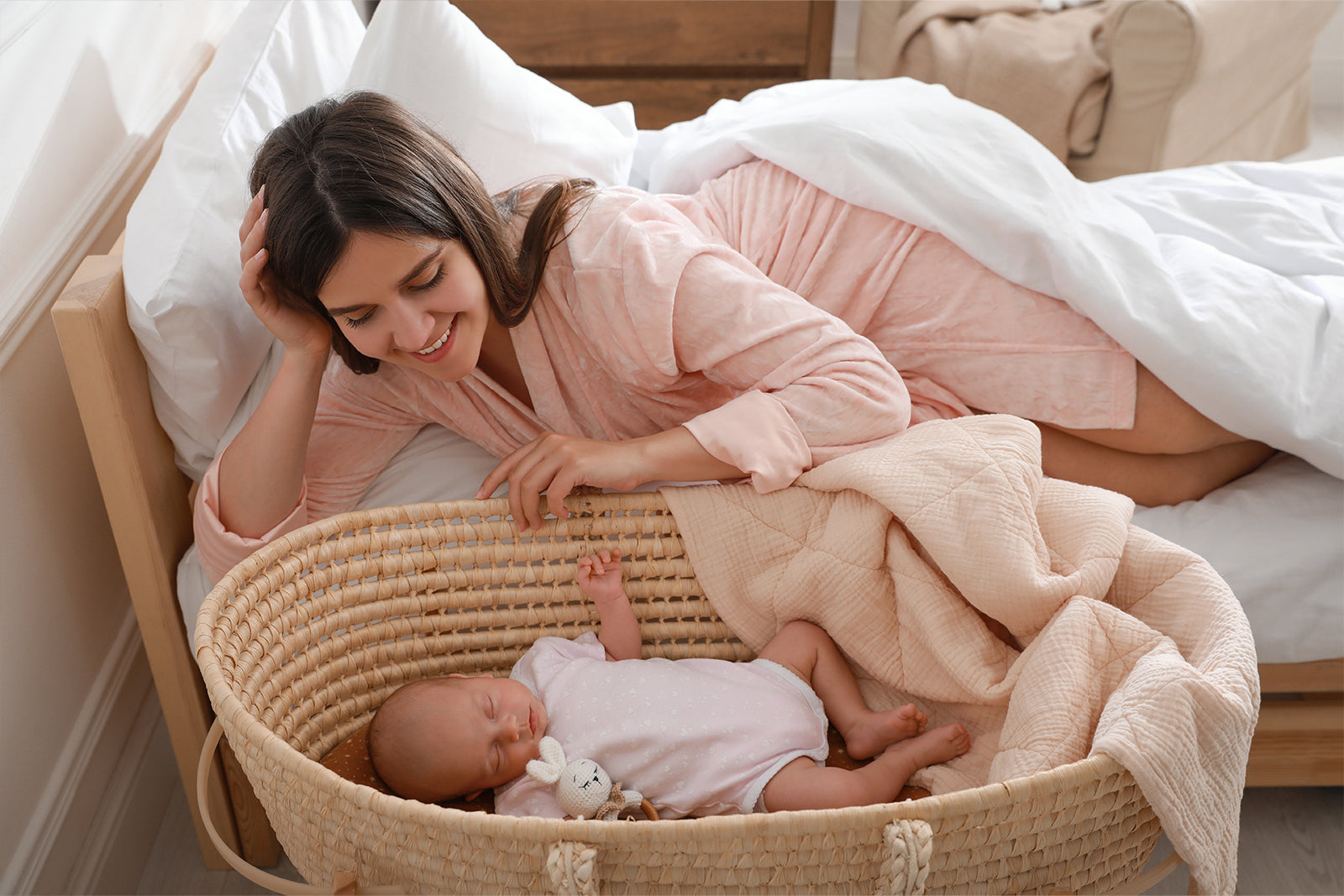 How To Get a Newborn To Sleep In a Bassinet bokee